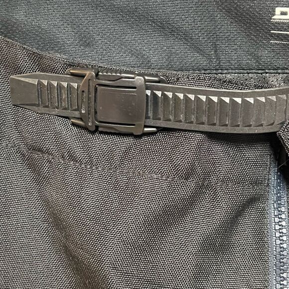 NWOT Dakine Descent Short- Mountain Bike Shorts Sz 36 - Picture 6 of 8